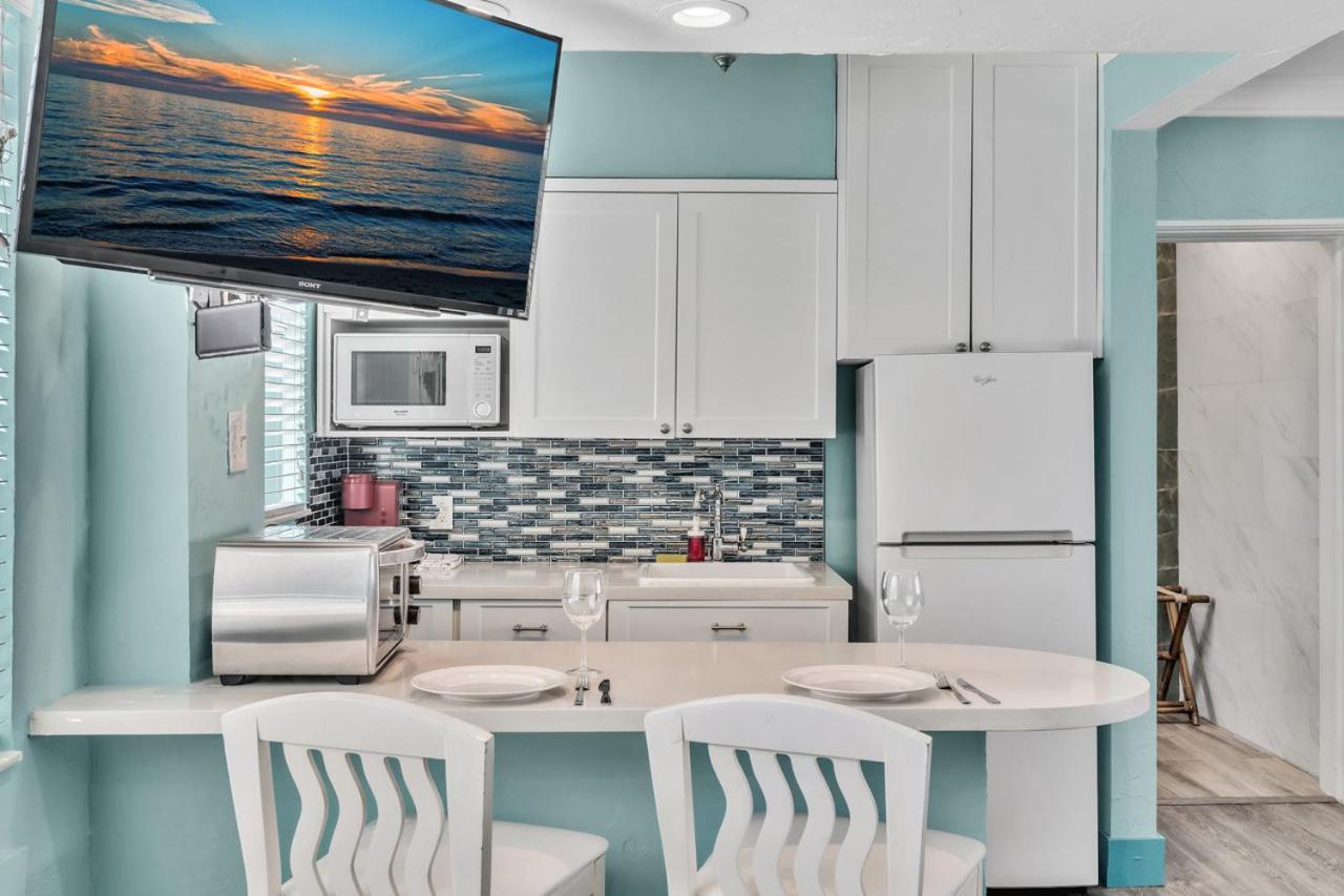 Walkabout 6 Suite On Hollywood Beach With Ocean Views Exterior photo
