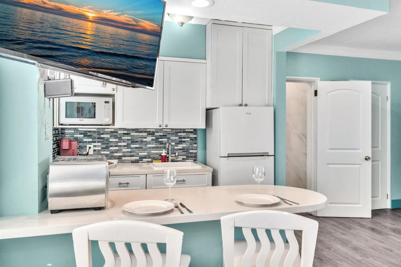 Walkabout 6 Suite On Hollywood Beach With Ocean Views Exterior photo