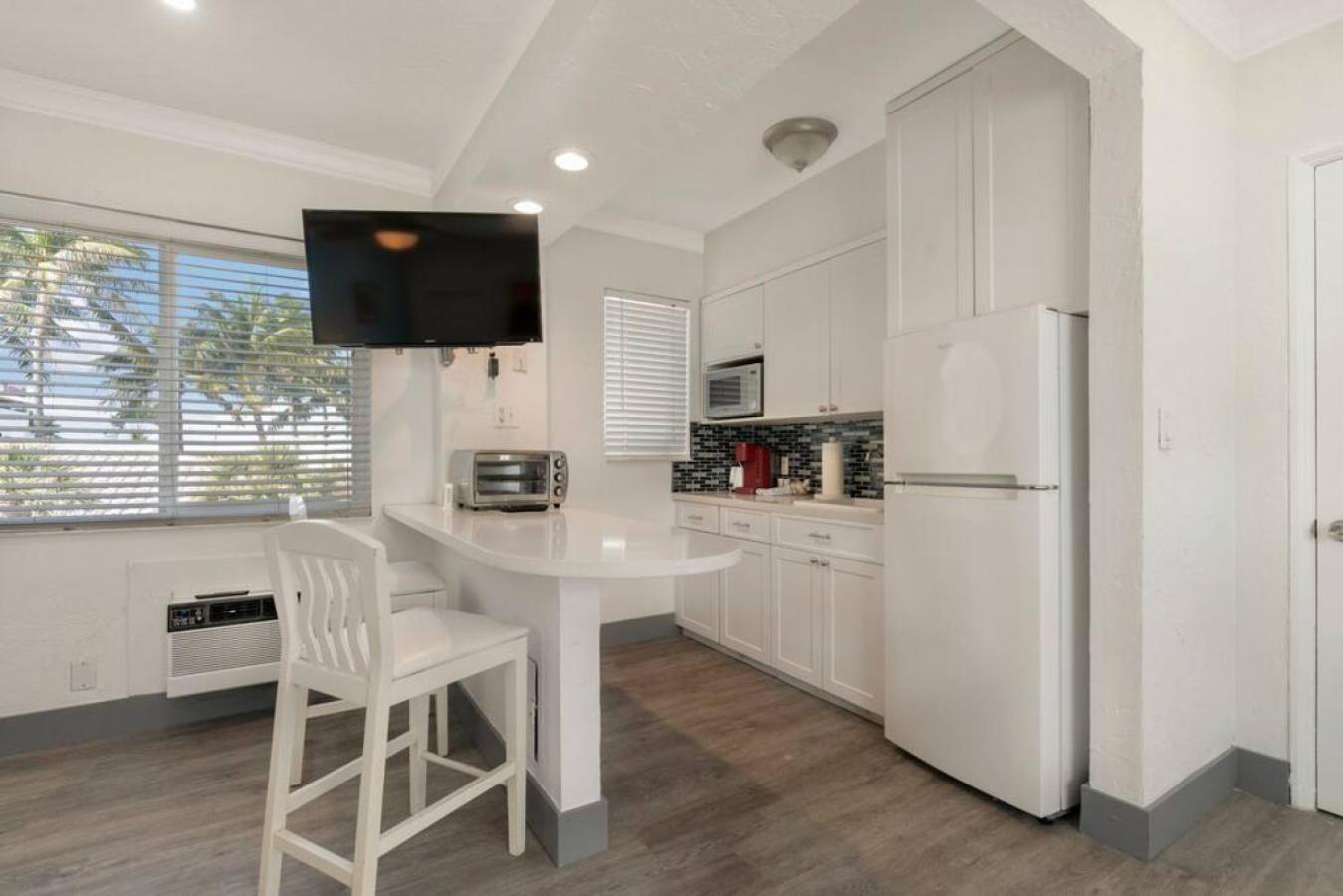Walkabout 6 Suite On Hollywood Beach With Ocean Views Exterior photo
